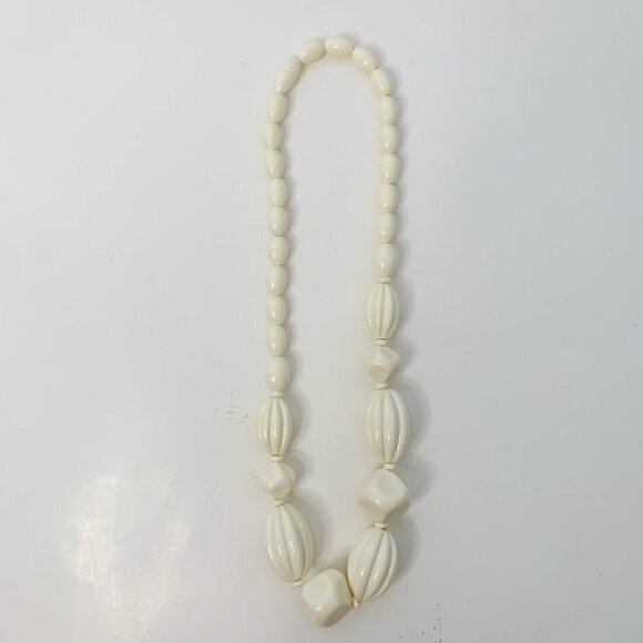Vintage Style Beaded Choker Off White Necklace - Picture 4 of 8